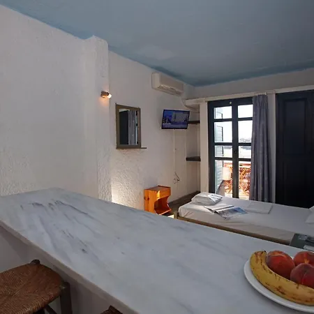 St George & Aparthotel Batsi (Andros)