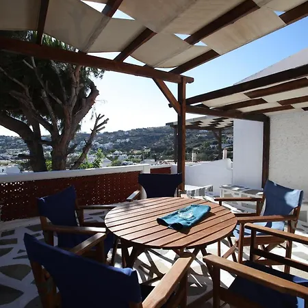 St George & Aparthotel Batsi (Andros)