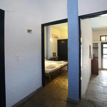 Aparthotel St George & Batsi (Andros)