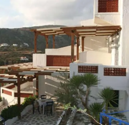 St George & Aparthotel Batsi (Andros)