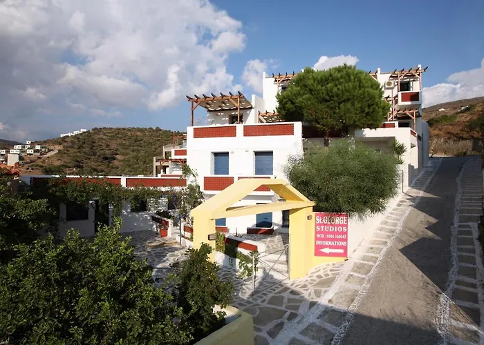 アパートホテル St George & バトシ